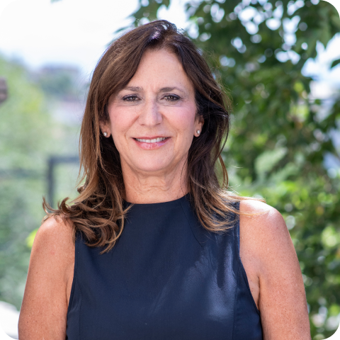 Carmen Sanabria gerente y directora médica de Clinica Sanabria